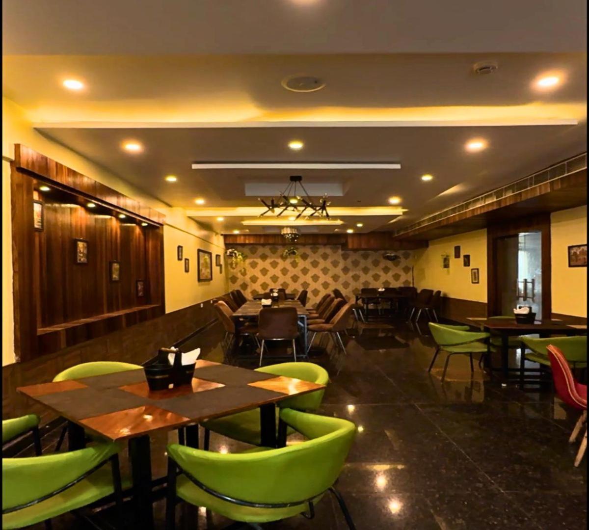 Hotel Runway Inn Pura Raghunāth Exterior foto